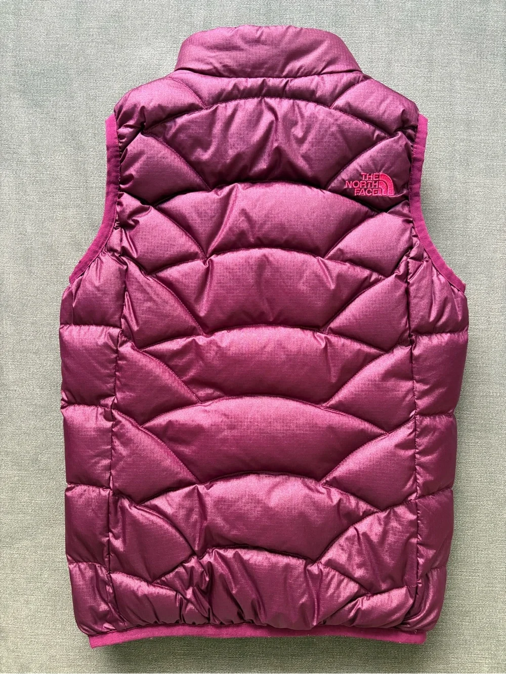The North Face Girls' 10/12 reversible Puffer vest 550 down